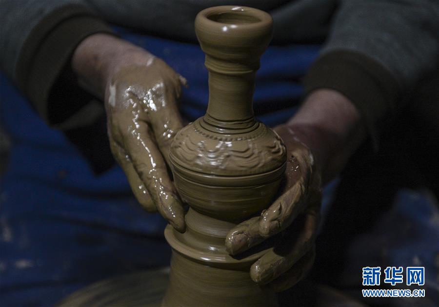 （圖片故事）（5）喀什土陶匠人：清潔能源讓古老技藝在開放中傳承