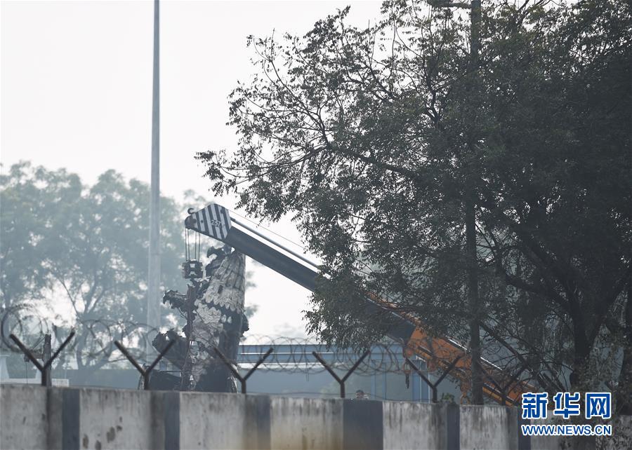 （國際）（6）印度一架軍機在新德里墜毀10人遇難