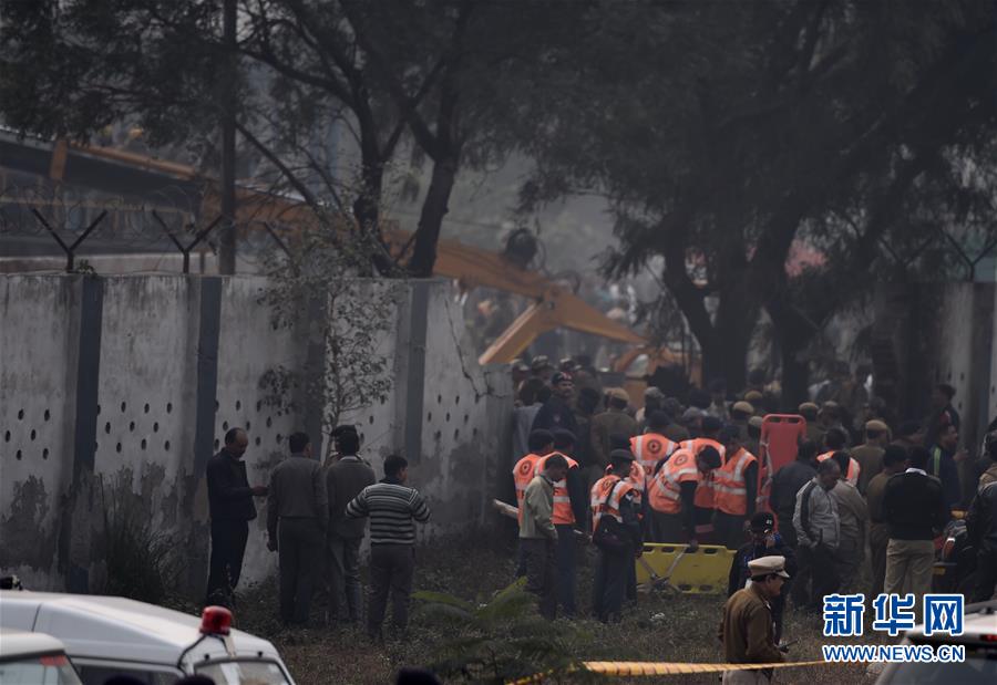 （國際）（2）印度一架軍機在新德里墜毀10人遇難