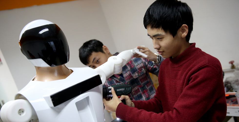 “联合一号”手语机器人