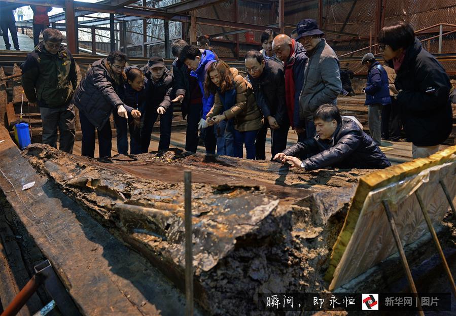 （文化）（1）南昌西漢海昏侯墓發現多塊金板 專家確認為漢墓考古史上首次發現