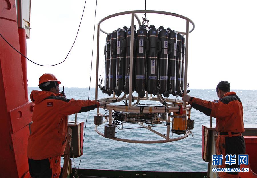 （第32次南極科考）（2）中國科考隊在南極半島海域開展海洋環境綜合考察