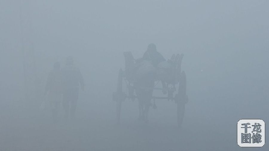 當地時間2015年12月8日，巴基斯坦拉合爾，當地遭遇嚴重霧霾天氣。