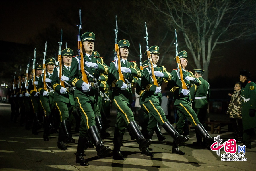 天安門國旗護衛隊員在為升旗做演練。中國網記者 鄭亮攝影