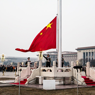 【中国故事】迎接2016年第一缕朝阳——走进天安门国旗护卫队