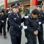 西藏春运车票紧张 警方严查倒卖车票