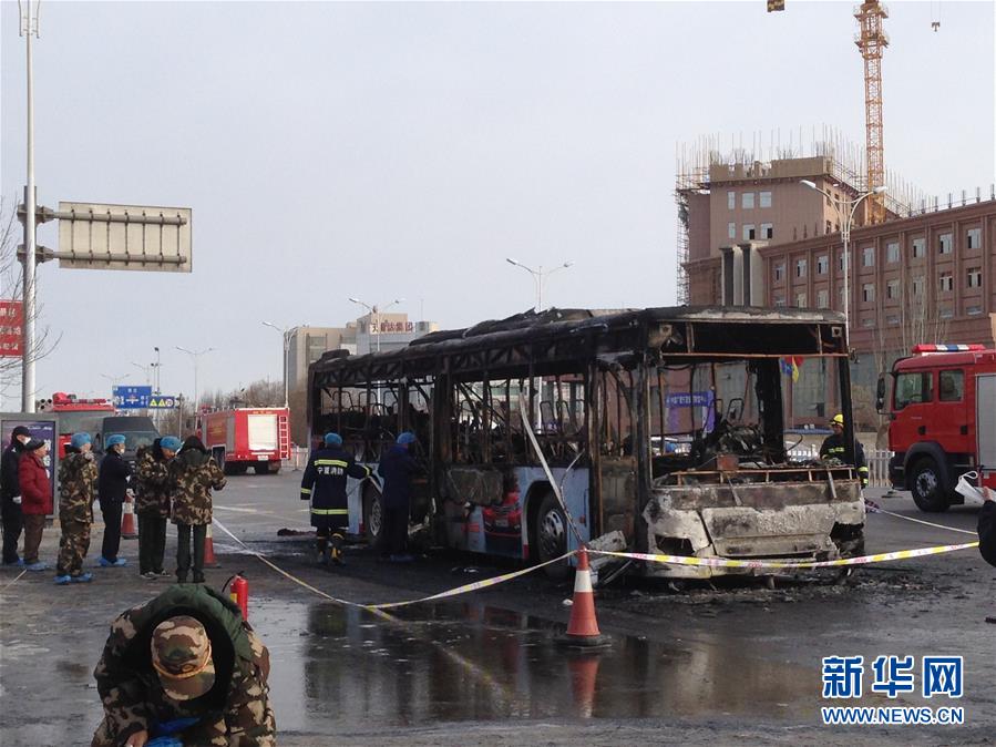 （新華直擊）寧夏賀蘭縣一公交車著火已造成14死31傷