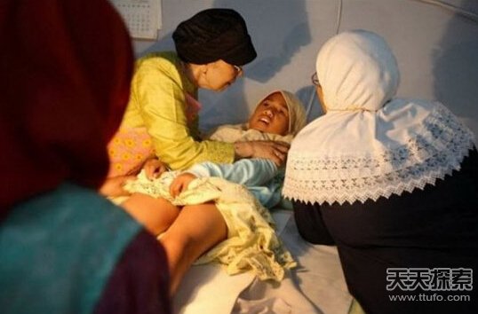 史 古代的阿拉伯,埃及,东非等伊斯兰教教徒,也曾经流行所谓女子割礼