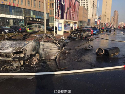 天津一运输液化气罐车爆炸致一人被烧伤