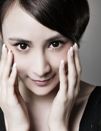 胡歌新恋情疑曝光 胡歌新女友林晓撞脸袁泉胡