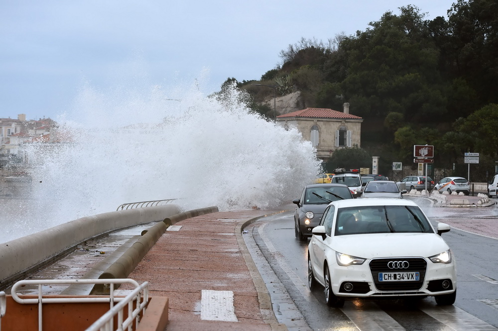 法國向大西洋及地中海沿岸地區發巨浪預警
