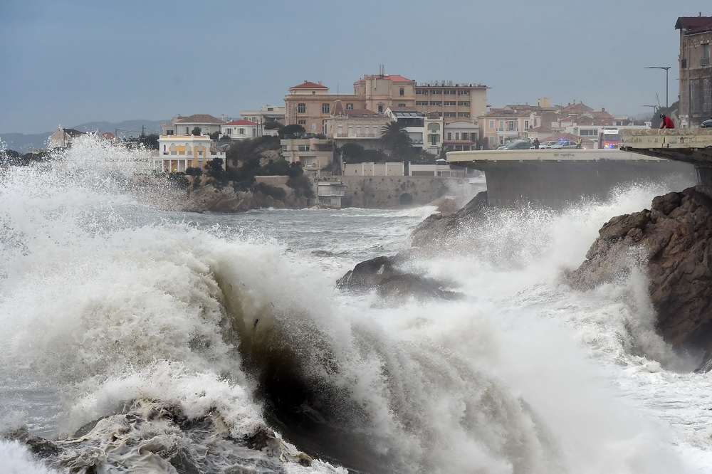 法國向大西洋及地中海沿岸地區發巨浪預警【2】