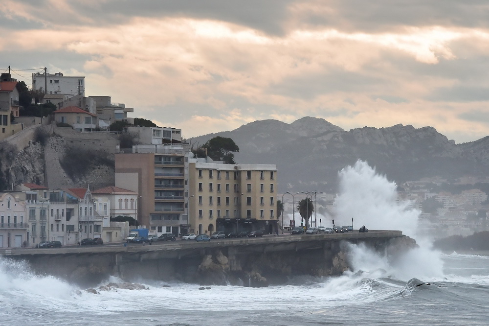 法國向大西洋及地中海沿岸地區發巨浪預警【3】