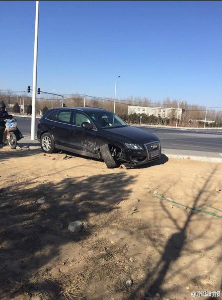 北京法拉利撞上奥迪 100万没了