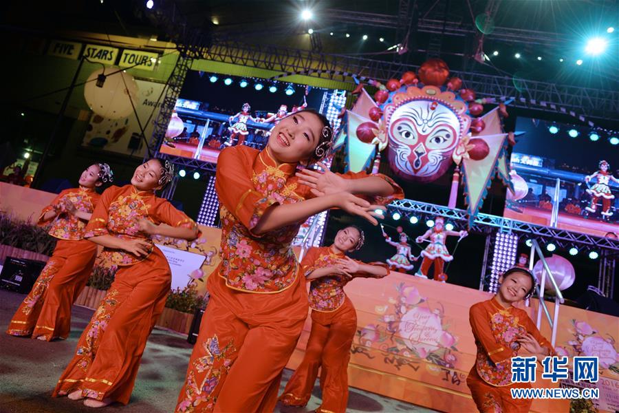 （國際）（1）新加坡舉行慶祝農曆新年亮燈儀式