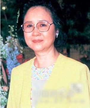 2007年8月8日,网上有传言说琼瑶于当晚病逝.