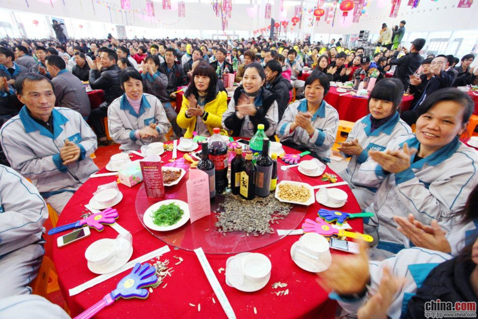 浙江台州“土豪”公司請3000名職工同吃團圓飯