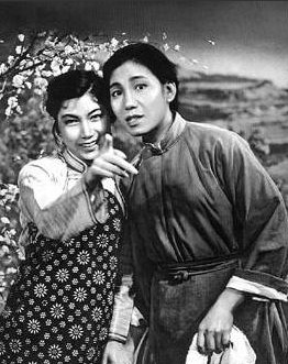 周恩来眼中最美的女人 三天不喝茶不能不看新凤霞