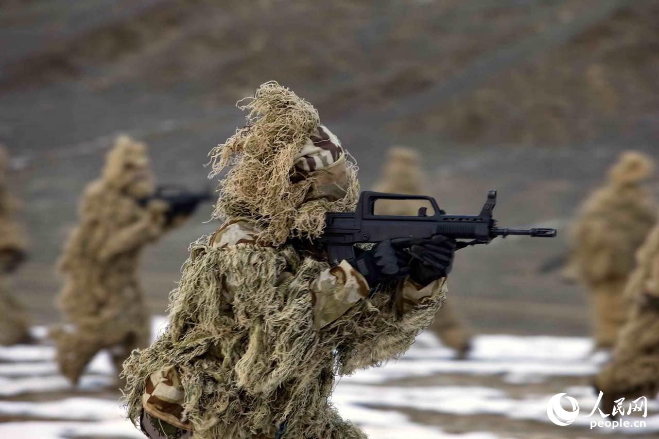 海军陆战队赴新疆沙漠戈壁开展多兵种协同演练【9】