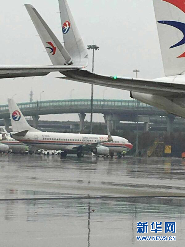 #（突发事件）上海虹桥机场发生飞机机翼擦碰事故