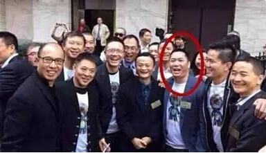 赵薇炒股又赚2亿!看看人家的朋友圈就明白了!