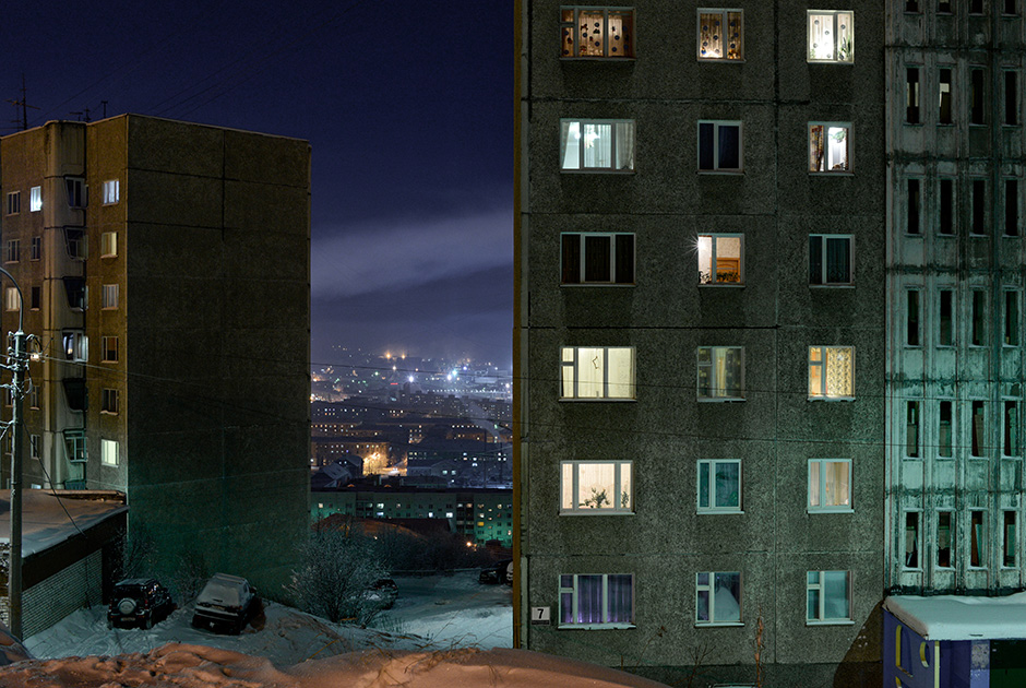 俄摄影师拍摩尔曼斯克极夜美景 宛如童话王国