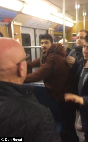 德國難民地鐵騷擾女乘客 老人阻止反被攻擊