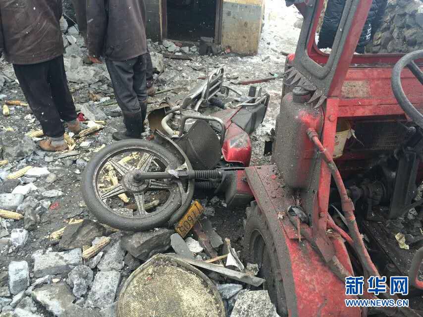 #（晚报）（3）贵州省威宁县发生疑似非法生产烟花爆竹爆炸事故6人死亡10人受伤 