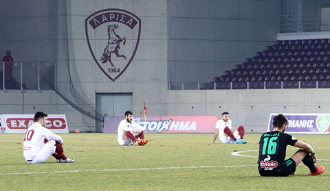 希腊球员静坐抗议欧盟冷漠政策 悼念死去难民