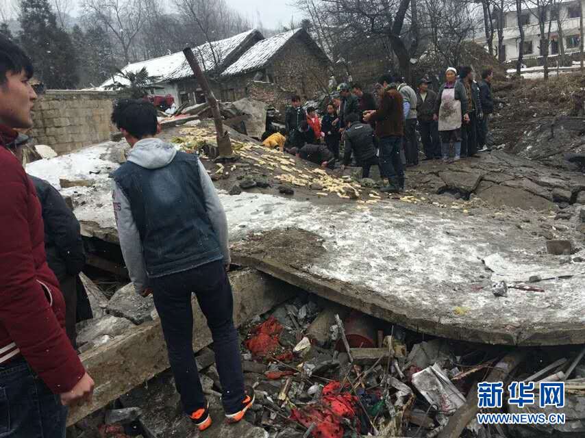 #（晚报）（2）贵州省威宁县发生疑似非法生产烟花爆竹爆炸事故6人死亡10人受伤 