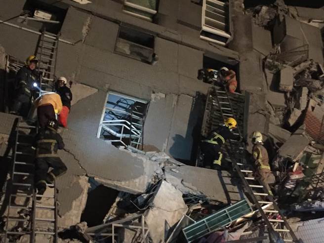 台南一大樓倒塌：已陸續就出30多人