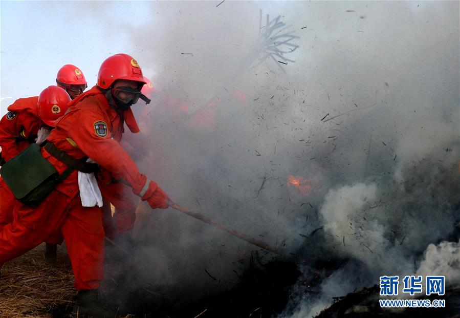 #(社会)(6)四川凉山举行森林灭火演练