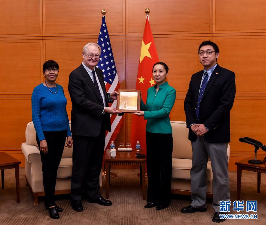 （XHDW）（3）美前外交官將珍貴老照片贈與中國駐美大使館