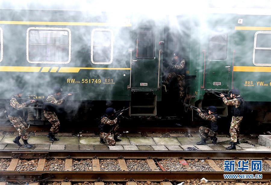 （社会）（1）反劫持演练保铁路平安