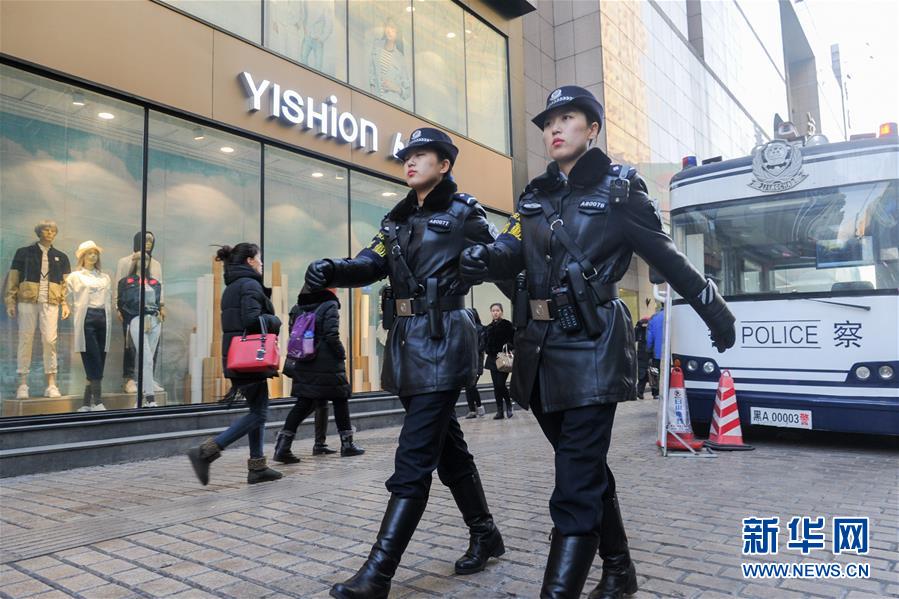 （晚报）（2）警营双胞胎姐妹花