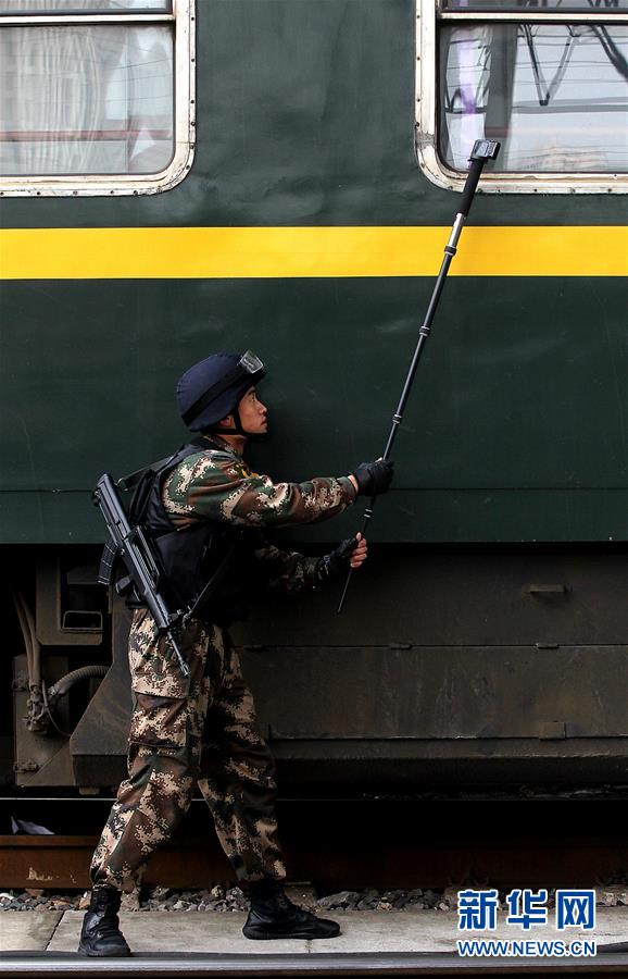 （社会）（3）反劫持演练保铁路平安