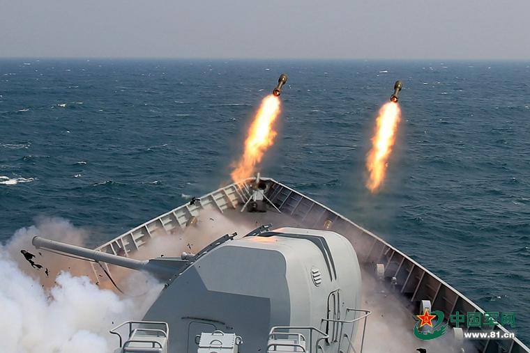 中国海军舰艇编队奔赴南海实弹演练【3】