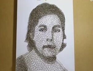 牛人只用钉子和线 "画"出母亲肖像