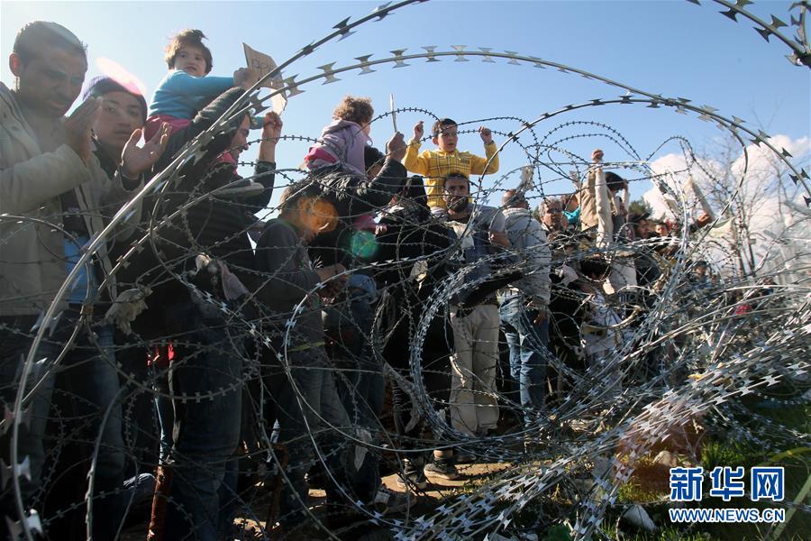 大量難民滯留希臘與馬其頓邊界