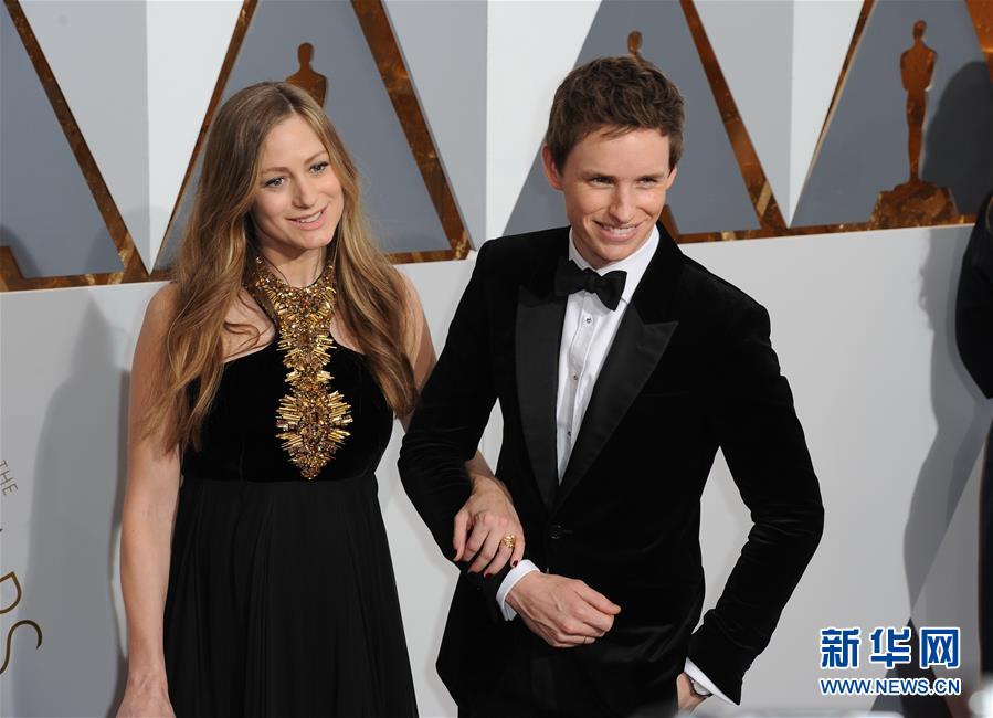 （晚报）（2）奥斯卡红毯星光