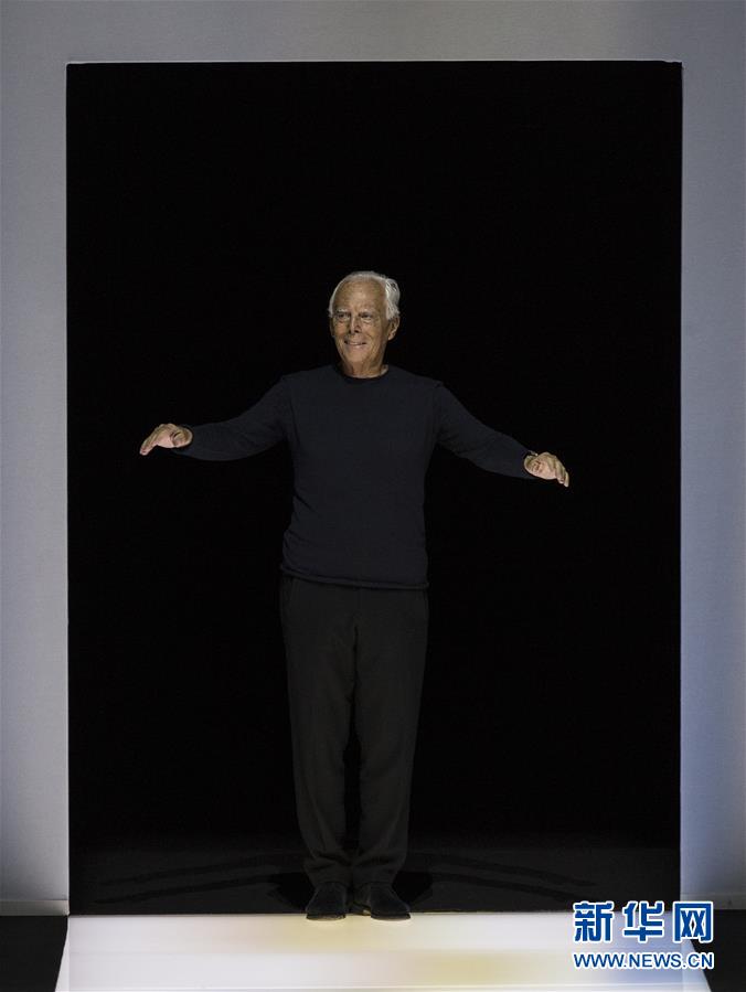 （国际）（5）乔治·阿玛尼：黑色天鹅绒华丽亮相