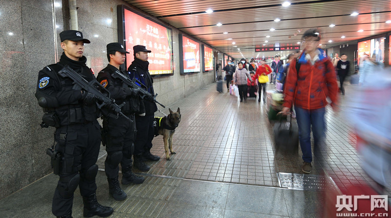 北京铁警设27个环京治安检查站 特警24小时值守