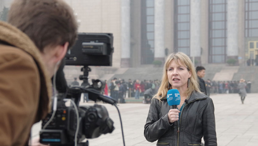 外媒记者报两会