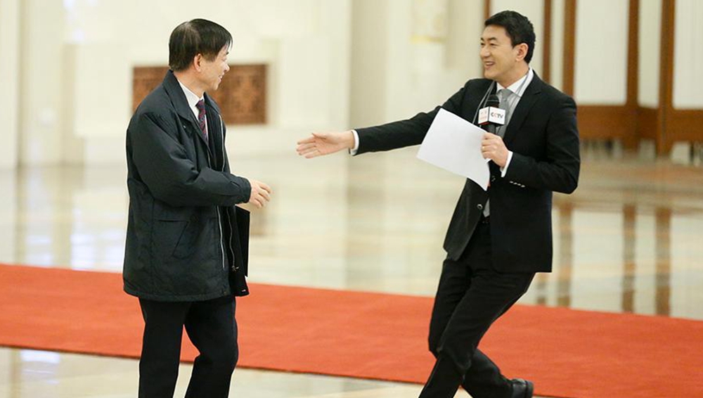 两会上的“部长通道”