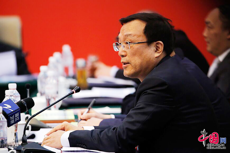 3月7日，在浙江代表团开放团组会上，杭州市长张鸿铭回应了记者提及消费者海外抢购马桶盖的问题。中国网 杨佳摄