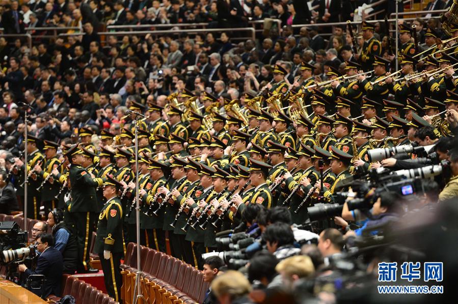 （两会·人大开幕）（4）十二届全国人大四次会议在京开幕