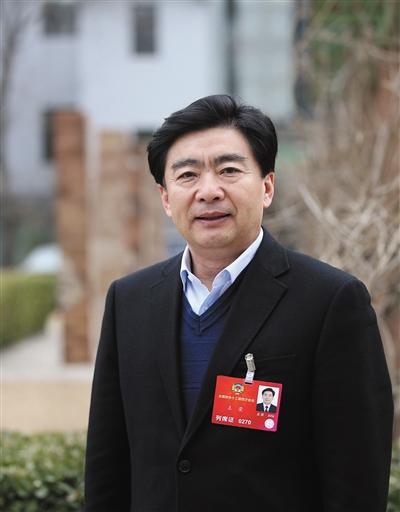 广东政协主席公众人物不能只挂政协委员空名