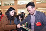 两会政协委员陆续报到