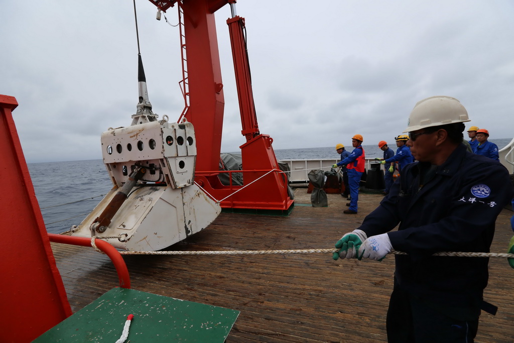 中國科考船“大洋一號”執行大洋第39航次第三航段科考任務（3月11日攝）。新華社記者 楊維漢 攝