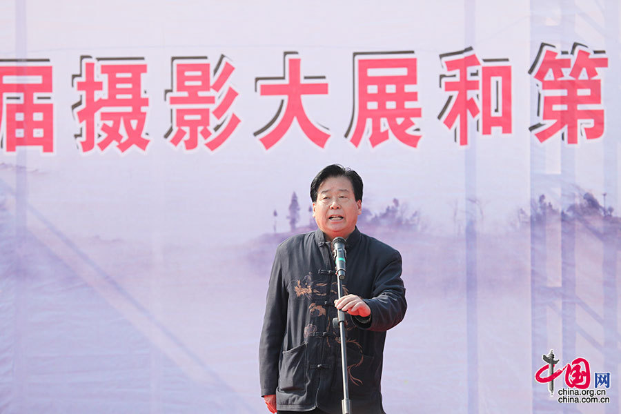  3月15日，中國攝影家協會副主席張桐勝在第二屆“紅河哈尼梯田世界文化遺産攝影雙年展”開展儀式上致辭。中國網記者 倫曉璇 攝